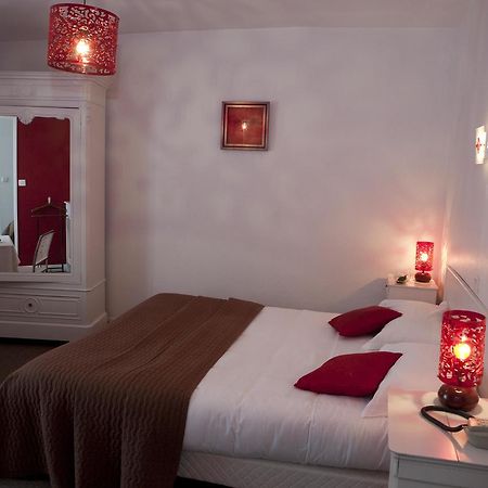 Logis Hotel Le Chrismas Châteaulin Buitenkant foto