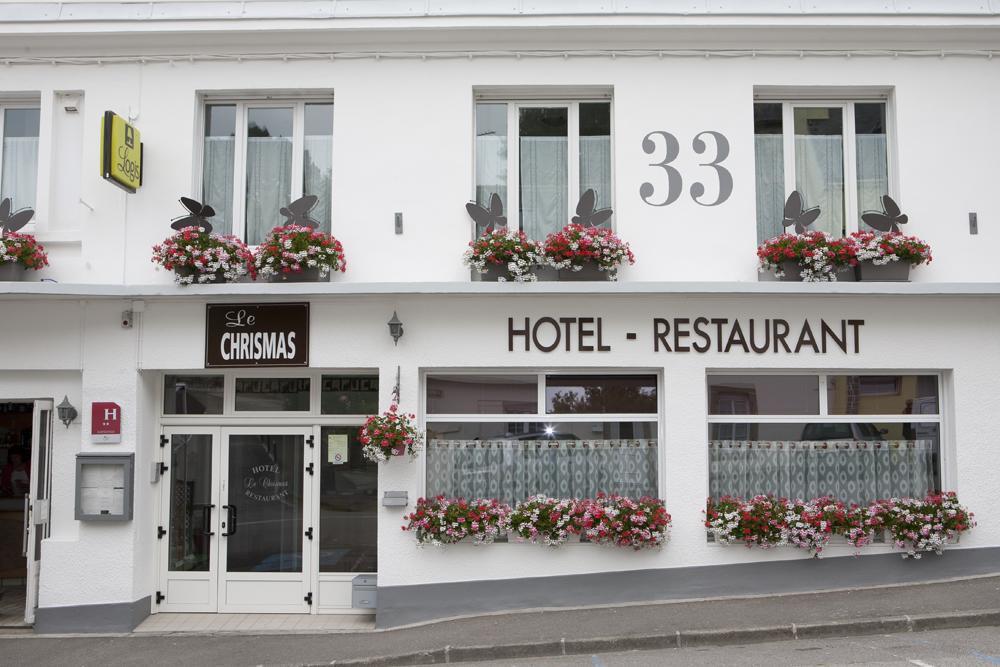 Logis Hotel Le Chrismas Châteaulin Buitenkant foto